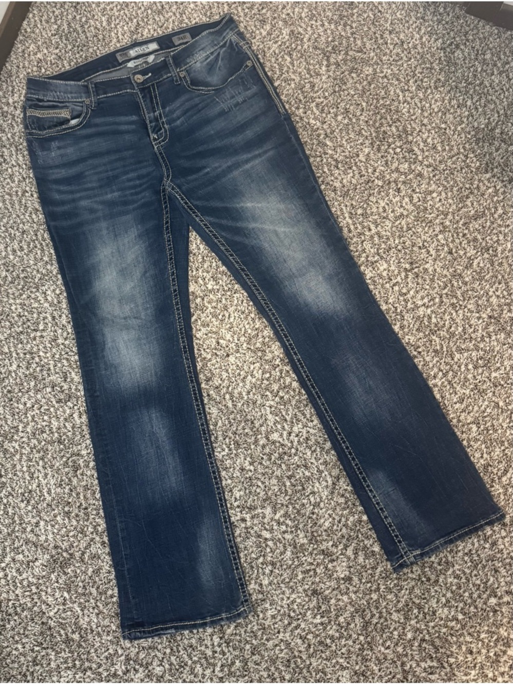 BKE Aiden Bootcut Jeans Womens 34R Medium Wash Stretch Buckle Denim